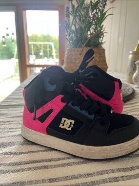 DC Kids High-Top Sneakers in Black and Hot Pink